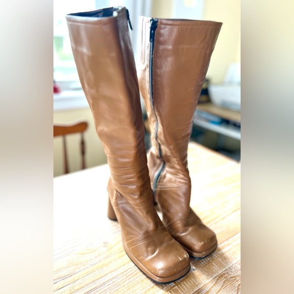 COPY/ was SOLD but sale canx due to CP strike. Vintage ALDO knee-high - Picture 3 of 5